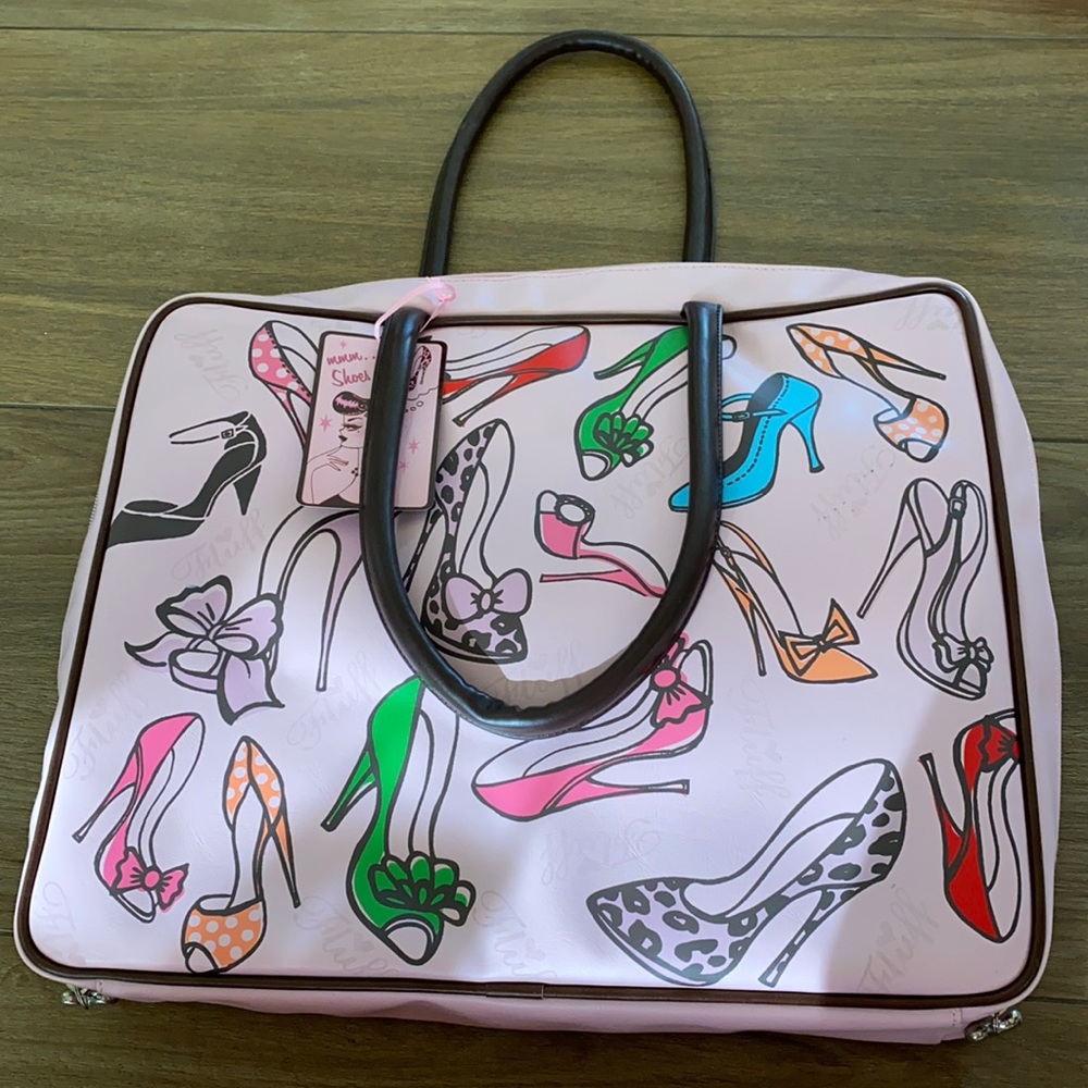 Heels Print laptop or iPad case!  Brand new!